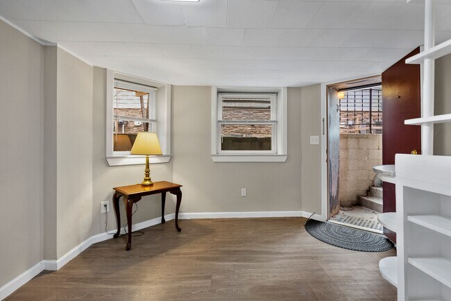 Building Photo - 1136 Prospect St - Furnished or Unfurnished!