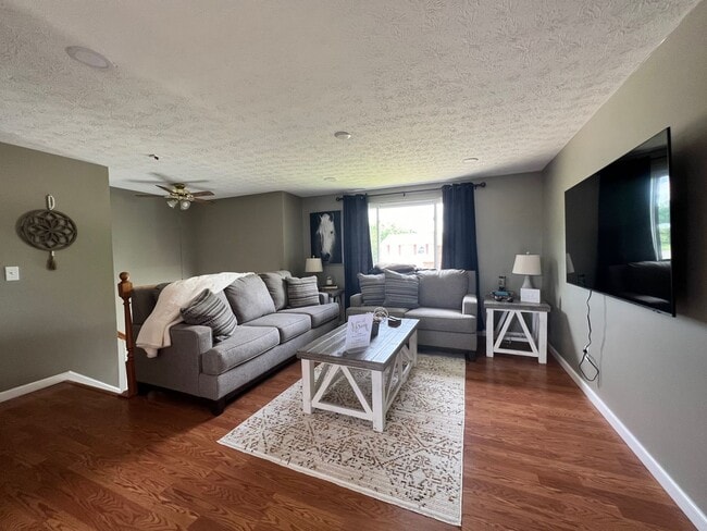 Building Photo - Private Pool, Firepit, BBQ - A FUN place to RELAX. Fully furnished and fully stocked.