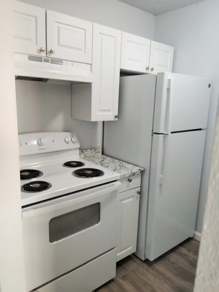 Building Photo - 8127 Stonehurst St