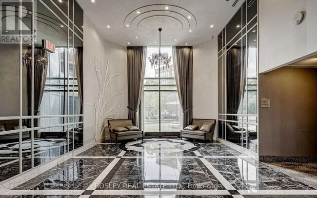 Photo du bâtiment - 7608 Yonge St