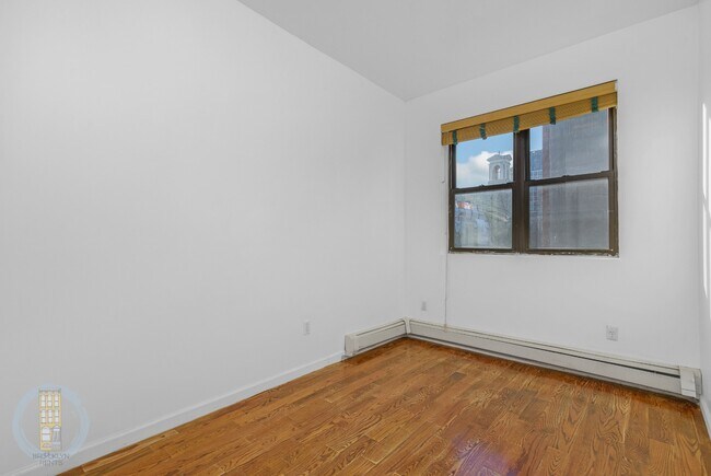 Foto del edificio - 20 Underhill Ave