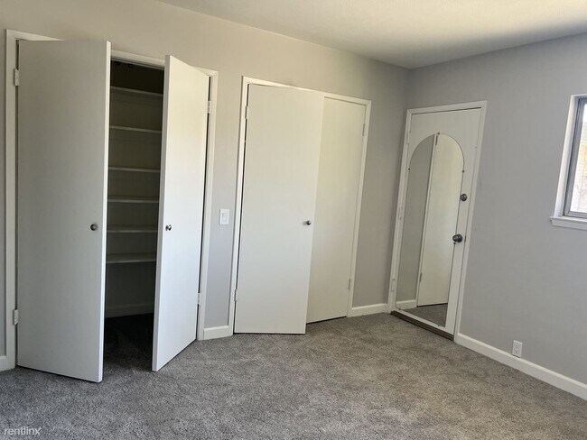 Building Photo - 2 br, 2 bath Townhome - 615 South Indian H...