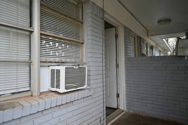 Foto del edificio - 600 E 1st St