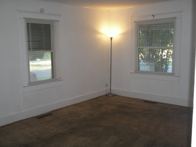 Living Room - 1231 S McKinley Ave