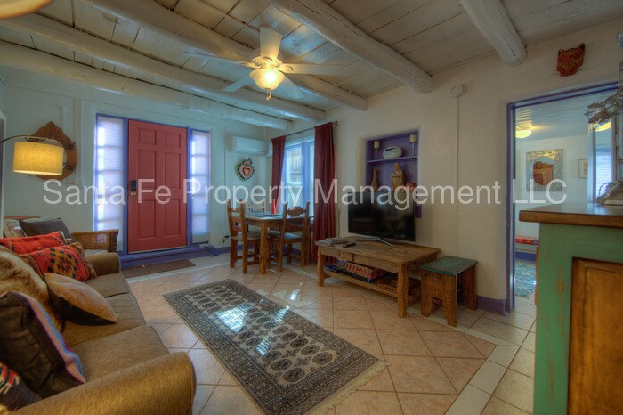 Primary Photo - 140 W Berger St
