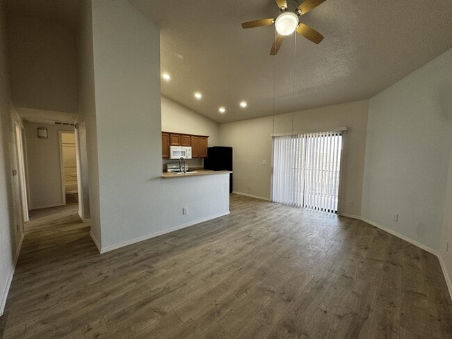 Foto del edificio - 1109 Meadowlark Way SE