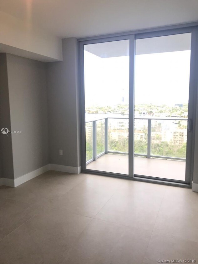 Foto principal - 16385 Biscayne Blvd