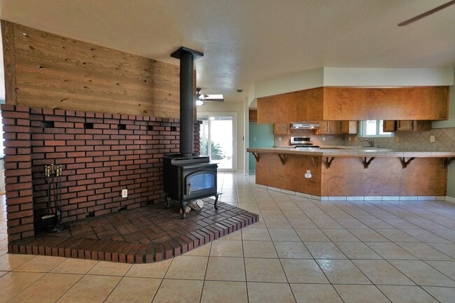 Foto del edificio - North Hanford 3 bedroom 2 bathroom