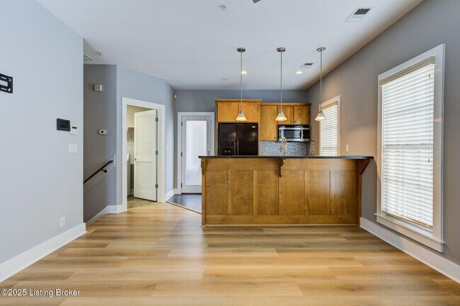 Foto del edificio - 10606 Norton Commons Blvd