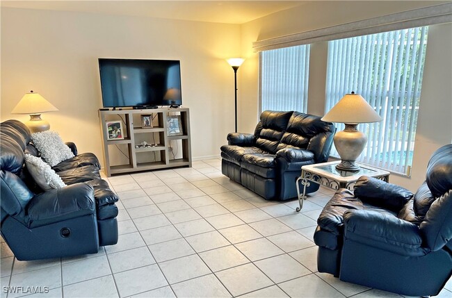 Foto del edificio - 3650 Sunland Ln