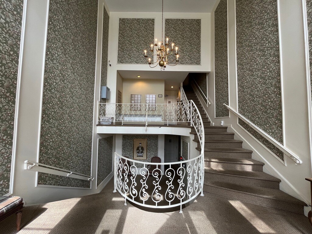 Foto principal - 77 Atterbury Blvd
