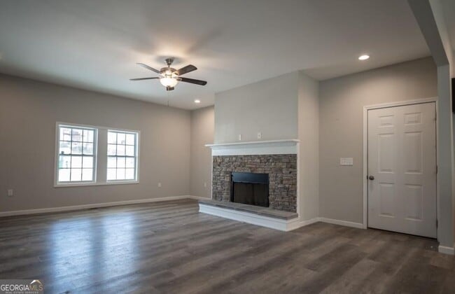 Building Photo - 194 Pine Valley Dr