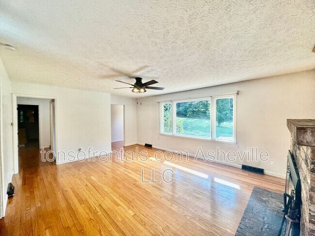 Foto del edificio - 1574 Lynn Rd