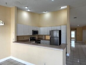 Building Photo - 10020 Country Brook Rd