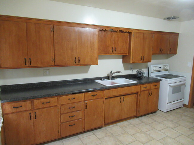 Kitchen - 7527 W Melvina St