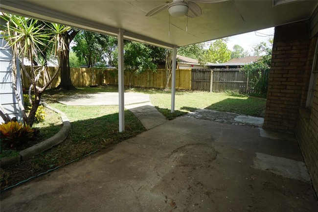 Building Photo - 16614 Cairnway Dr