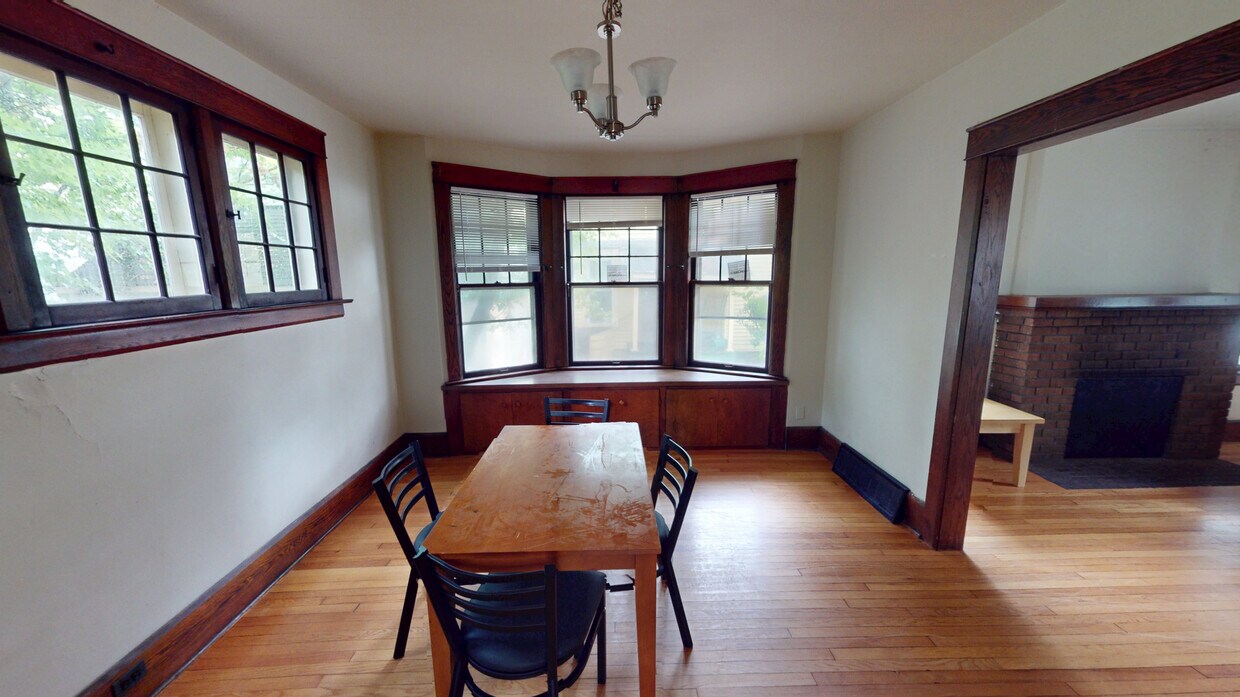 Foto del edificio - 1145 S Forest Ave