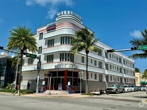 Building Photo - 901 Collins Ave