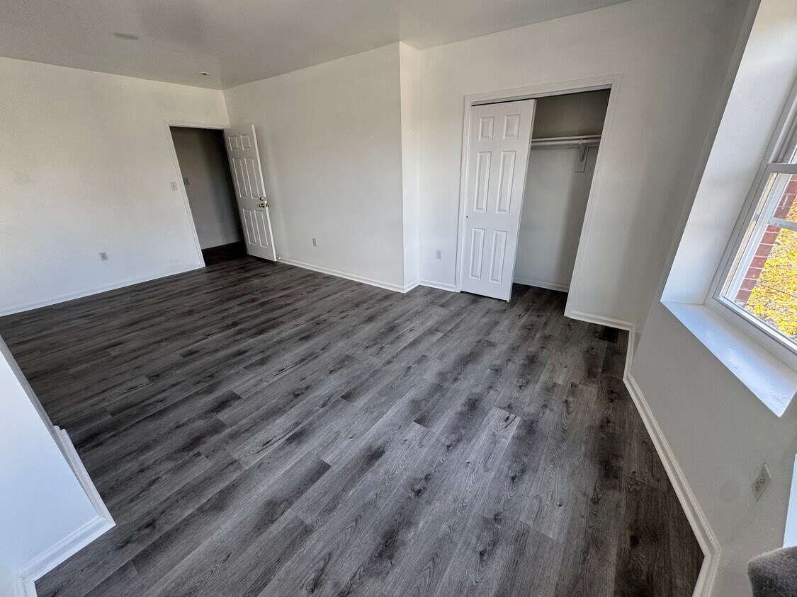 Dormitorio - 48 1/2 3rd St