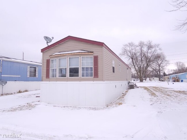 Building Photo - 2 br, 1 bath Mobile Home - 129 W 10th St