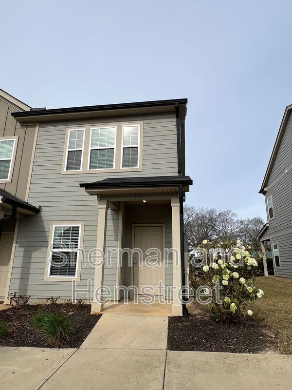 Primary Photo - 737 Tarvin Cir