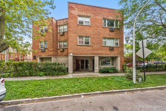 Building Photo - 7319 N Rogers Ave
