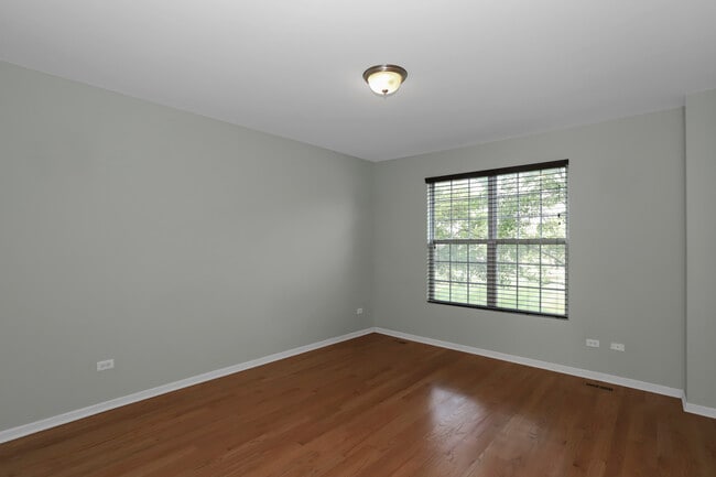 Family Room - 910 Neudearborn Ln