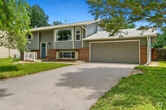 Building Photo - 3200 Meadowlark Ave