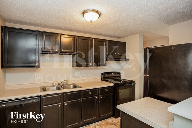 Building Photo - 5729 Ensenada Ave