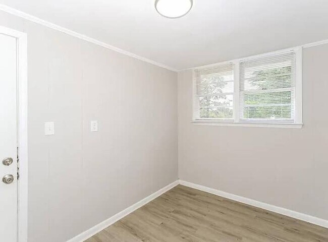 Foto del edificio - 2451 Juniper Dr