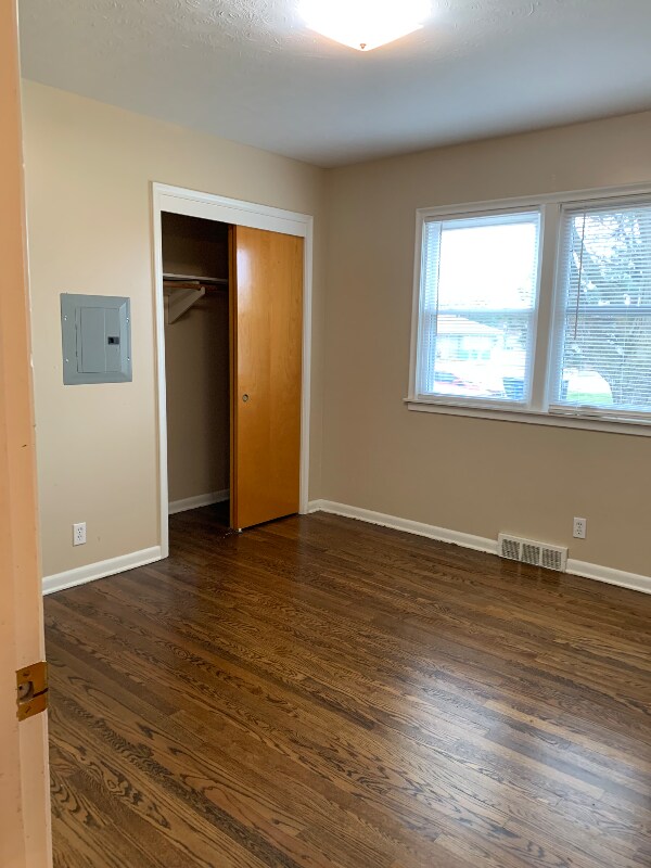 Foto del edificio - 3490 S 82nd St