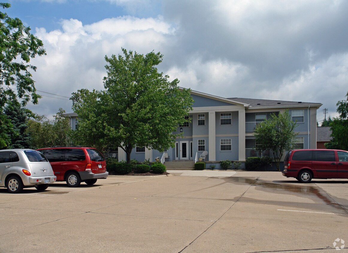 Wedgewood Manor Apartments in Fort Thomas, KY