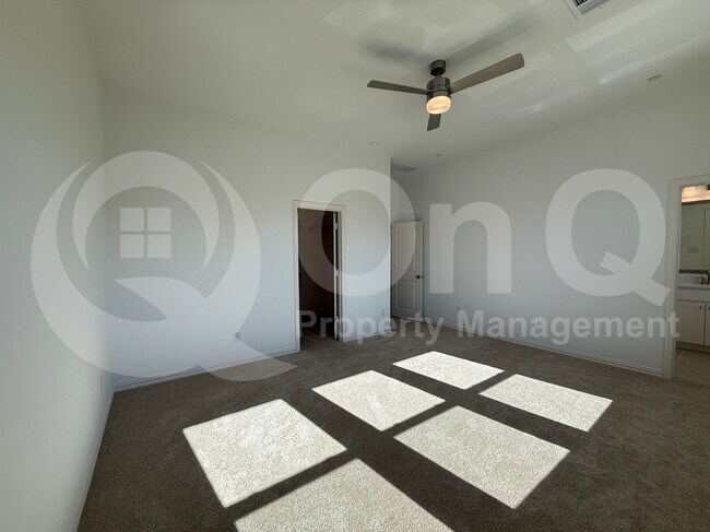 Foto del edificio - 9473 Speaker Dr