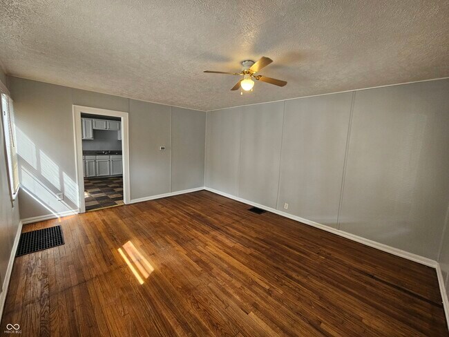 Foto del edificio - 2020 E Adams St