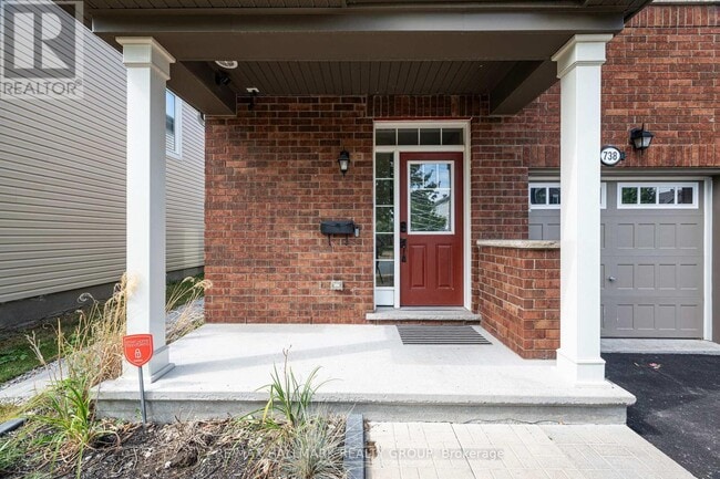 Building Photo - 738 Mayfly Cres