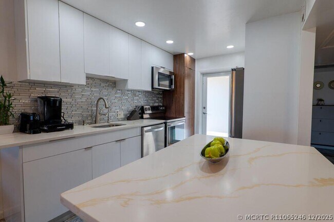 Foto del edificio - 2801 N Palm Aire Dr