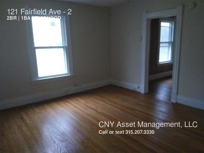 Foto del edificio - 121 Fairfield Ave
