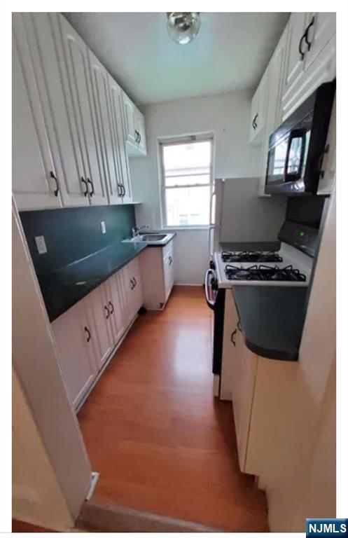 Foto del edificio - 255 W Englewood Ave