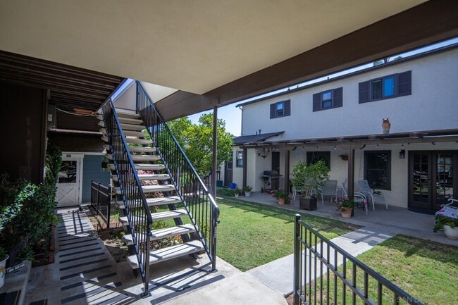 Building Photo - 324 D Ave