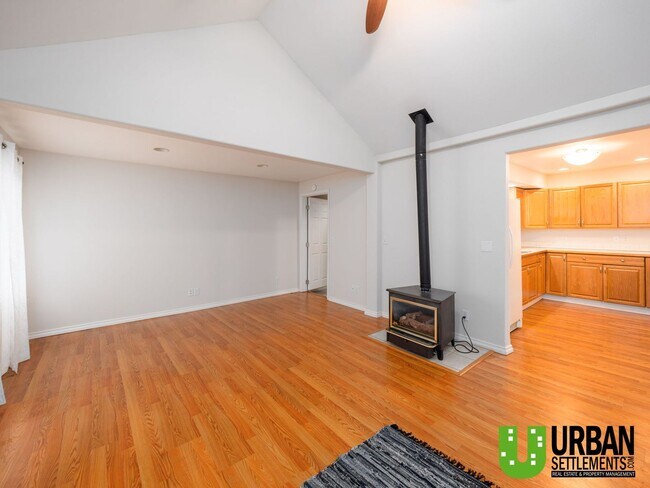 Foto del edificio - Midtown Coeur d’Alene Gem – Vaulted Ceilings, Large Yard & Prime Location!