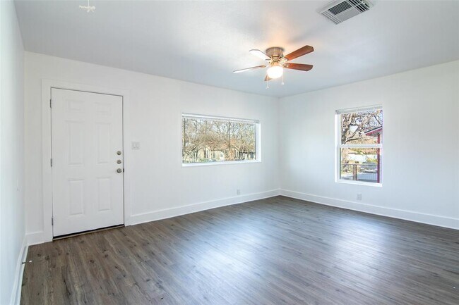 Foto del edificio - 3203 E 16th St