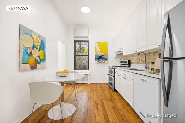 Foto del edificio - 62 8th Ave