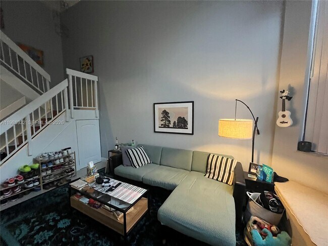 Building Photo - 15525 N Miami Lakeway