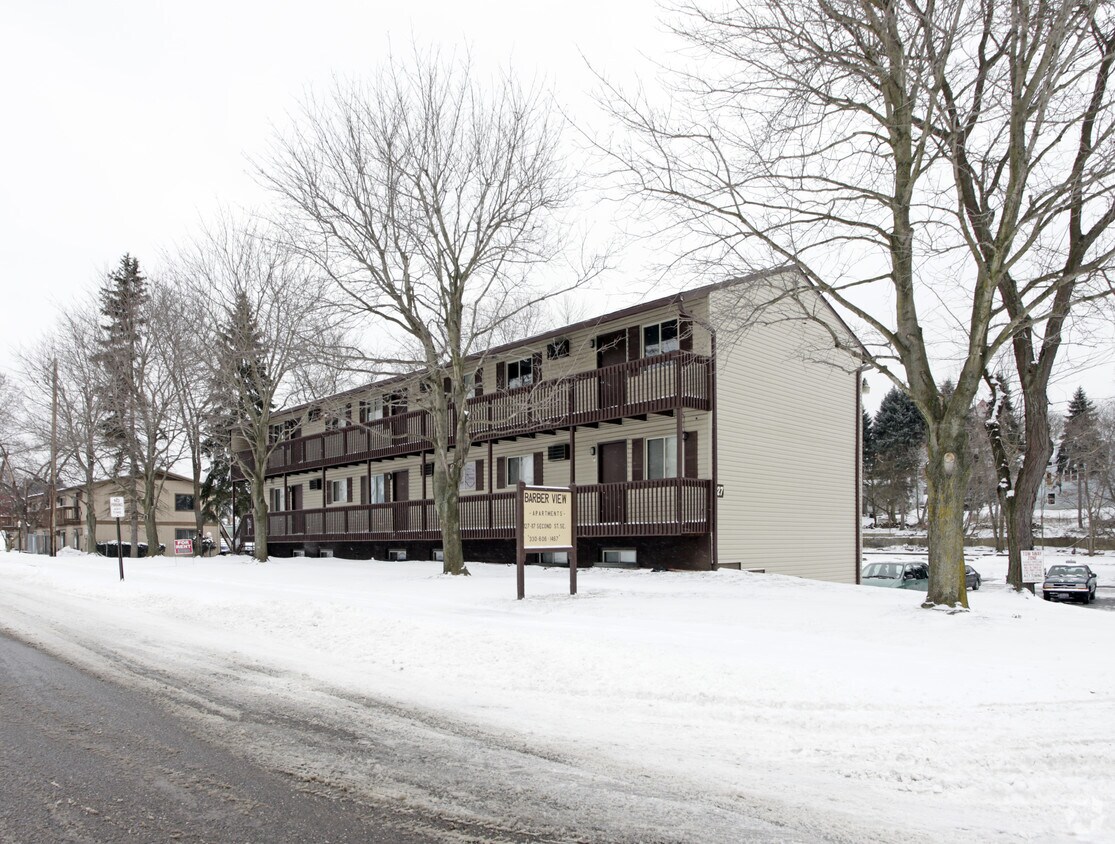 Foto principal - 127 2nd St SE