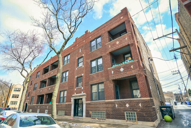 Building Photo - 951 N Hoyne Ave