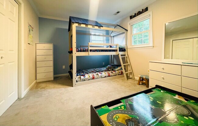 Building Photo - 6213 Strawfield Dr