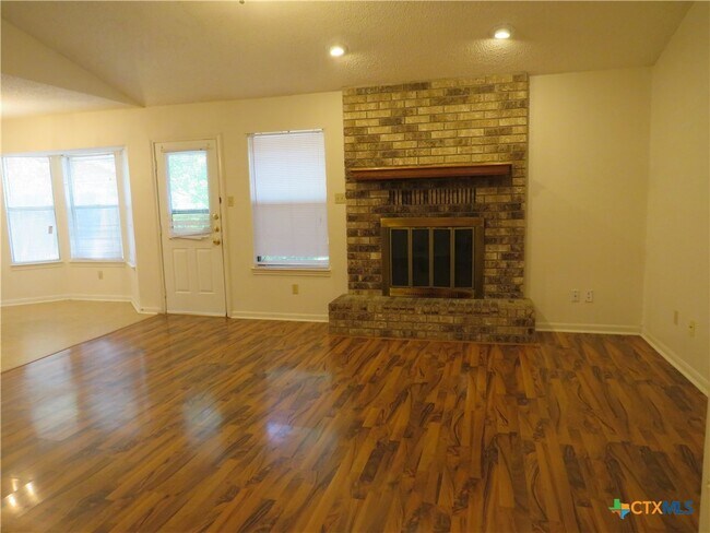 Building Photo - 2012 Starlight Dr