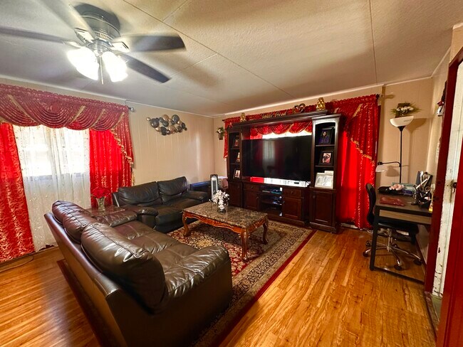 Foto del edificio - 2668 Kalihi St