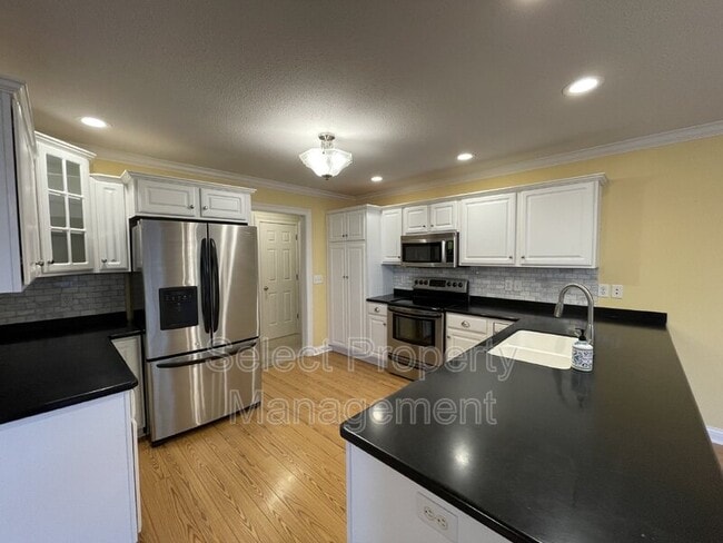 Building Photo - 12922 Bordeaux Pl