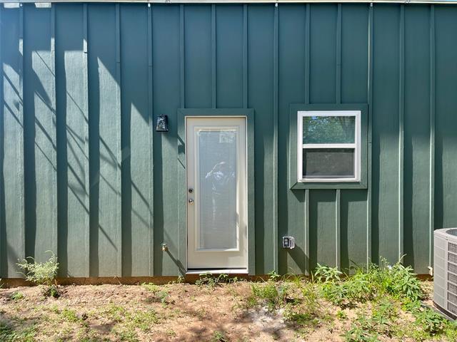 Building Photo - 1303 Cedar St